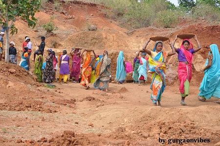 मनरेगा का नाम बदलने पर विरोध