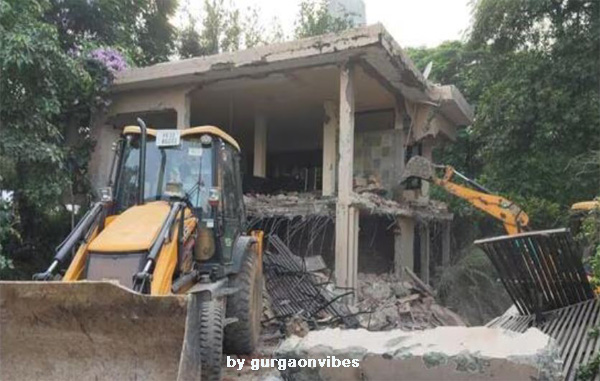 गुरुग्राम में अरावली पहाड़ी में अवैध निर्माण